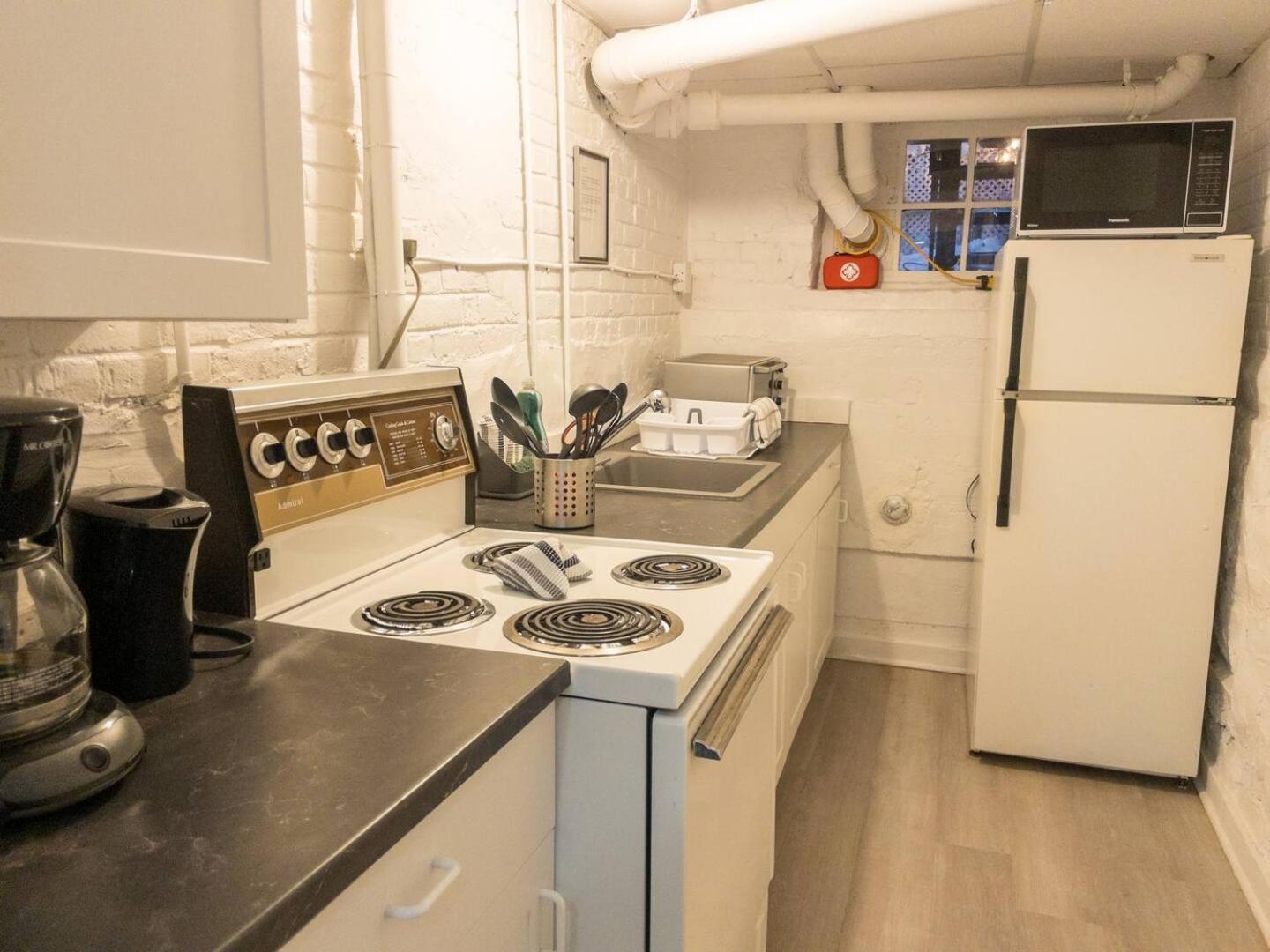 Heart Of Mtr For Memerable Experiance 2 Backyard 7Minmetro Fully Renovated & Equipped 몬트리올 외부 사진
